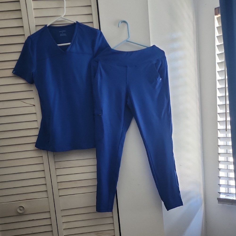 JAANUU Royal Blue Women's Ankle HIGHWAISR SCRUB Pants & Top Set IN A SMALL